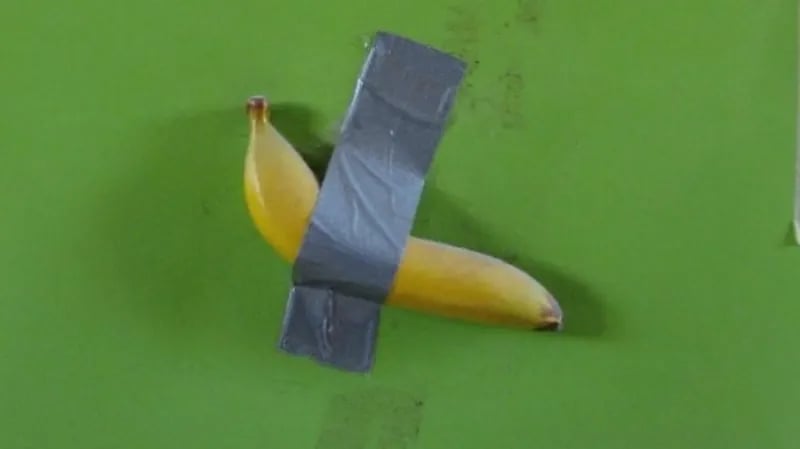 اندلاع نزاع قضائي بين فنانين بسبب موزة