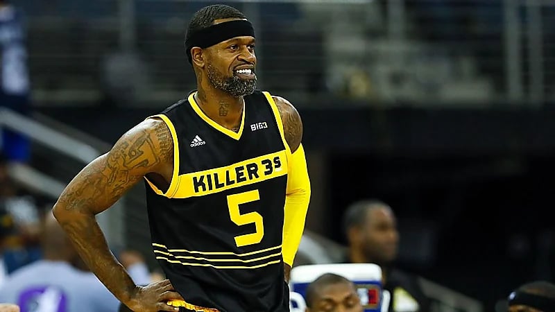 بالفيديو.. ستيفن جاكسون يعتنق الإسلام