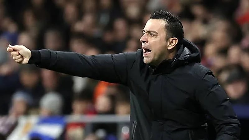 تشافي يشكو من "الشمس".. ومدرب خيتافي ساخرًا: عليك استخدام واق شمس