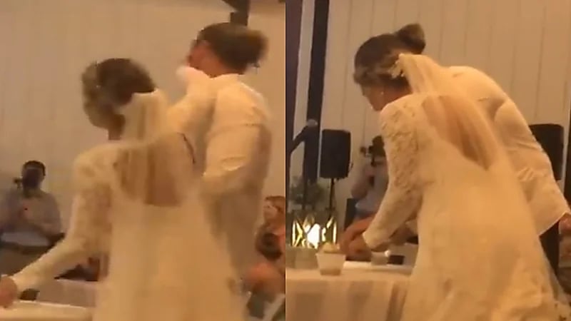 بالفيديو.. ردة فعل مفاجئة من عريس وضعت زوجته التورتة على وجهه