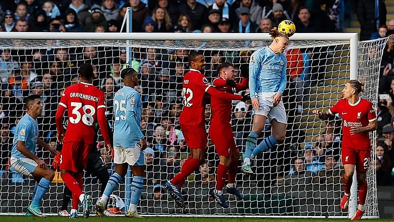 السيتي يتعادل مع ليفربول إيجابيًا.. صور