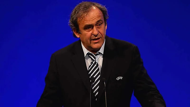 سرقة منزل بلاتيني والاستيلاء على جوائز تاريخية