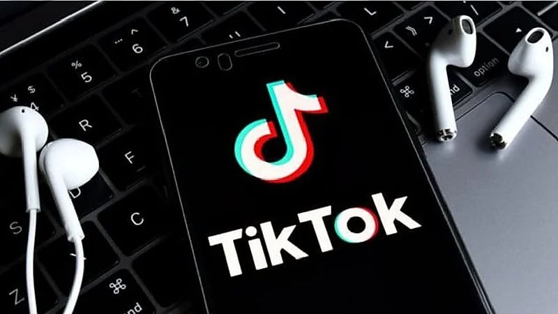 أم تجد طفلها متوفيا بسبب " تيك توك "