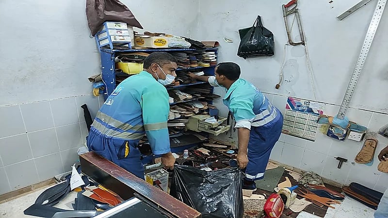 ضبط معامل ملابس وأحذية مقلدة لعلامات تجارية بالبغدادية