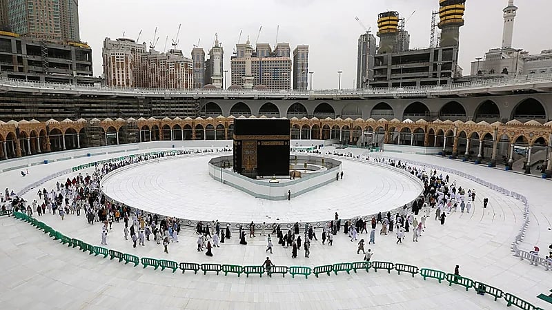 إعلان الضوابط الصحية لموسم الحج المقبل