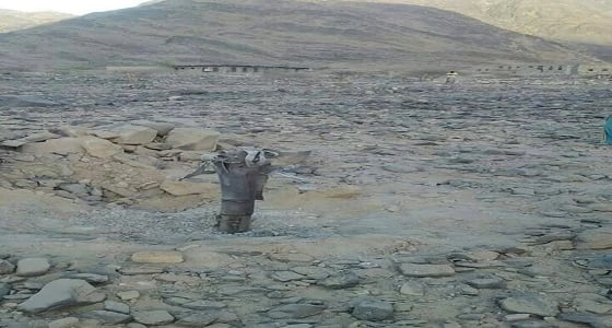 استهداف منازل يمنيين في أدمة ناطع بصواريخ حوثية