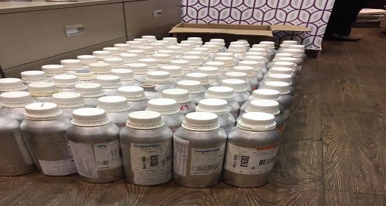 ضبط زيوت عطرية ومستحضرات تجميل مغشوشة بالرياض