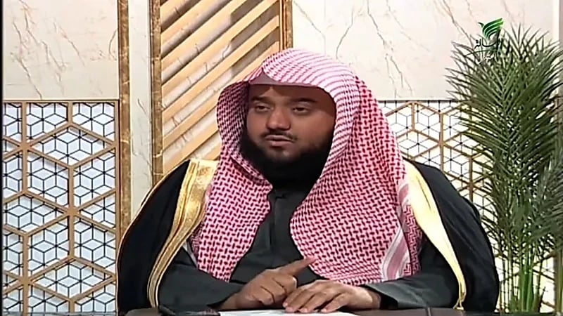 المطوع يجيب فتاة لا ترغب في الزواج وترفض كل مَن يتقدم لها.. فيديو