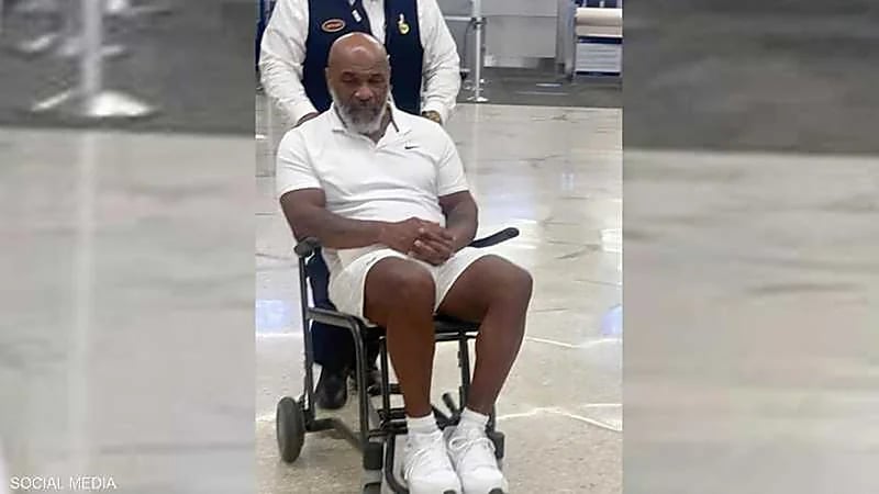 مايك تايسون يكشف سبب ظهوره على كرسي متحرك