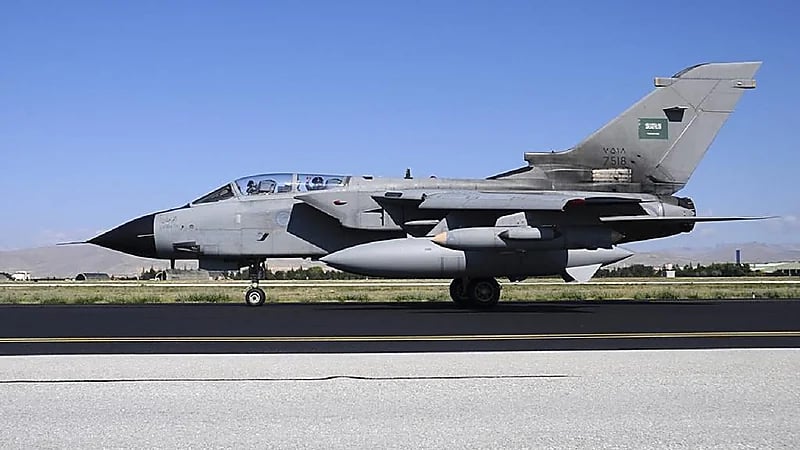 سقوط طائرة مقاتلة أثناء مهمة تدريبية بالمنطقة الشرقية