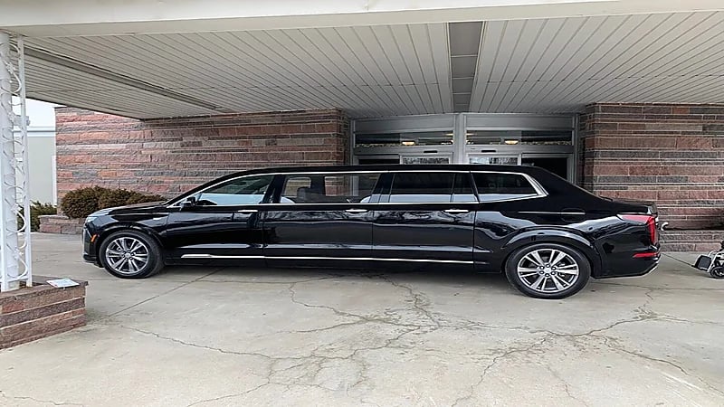 بالصور.. كاديلاك XT6 تحصل على تعديلات ليموزين أنيقة