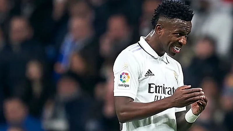 الكشف عن سر حذاء فينيسيوس الأسود