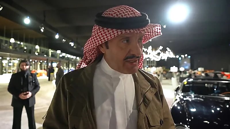 شاهد.. الأمير سلطان بن سلمان في معرض الرياض للسيارات