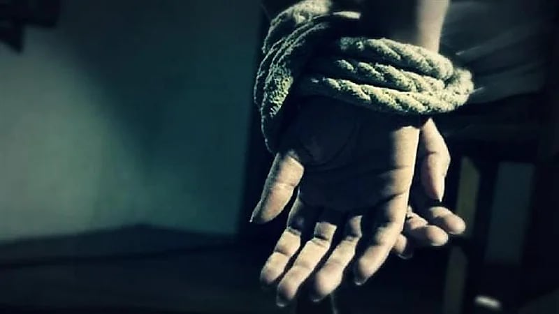 سجن 3 شباب اختطفوا سيدتين وتناوبوا الاعتداء عليهما