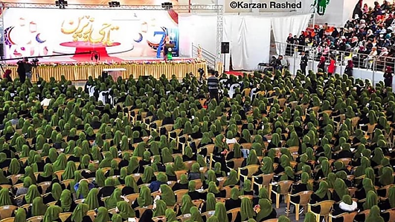 بالصور.. حفل للفتيات بمناسبة ارتدائهن الحجاب في كردستان العراق