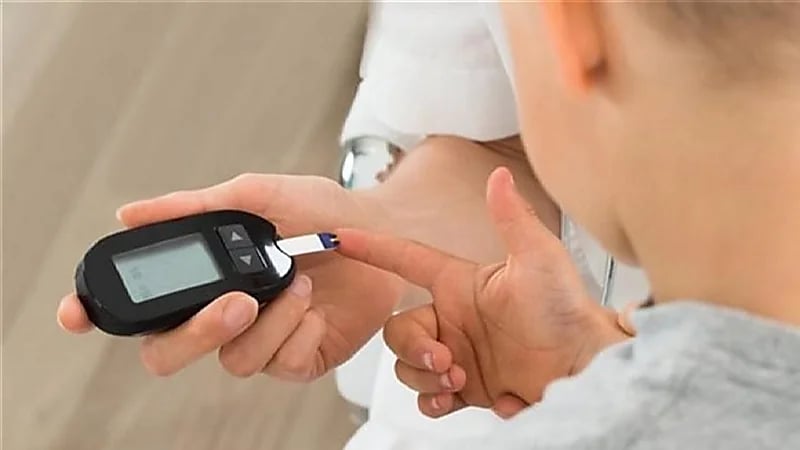 فيديو..حقيقة صعق رجل بسبب سماعة بلوتوث