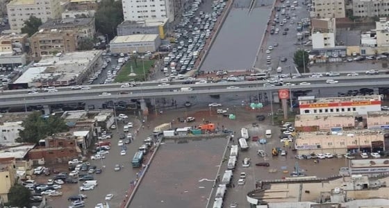 أمين جدة يطالب بمنحه فرصة للرد على المشككين بشأن أزمة الأمطار