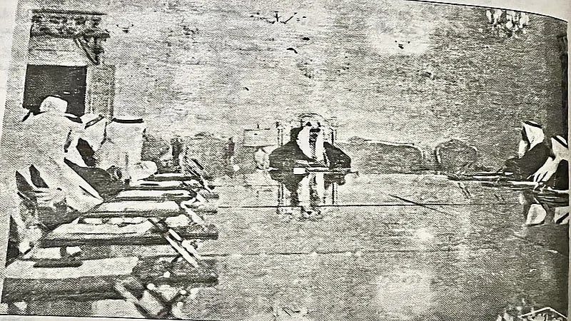 صور نادرة للملك سعود مع عدد من الوزراء