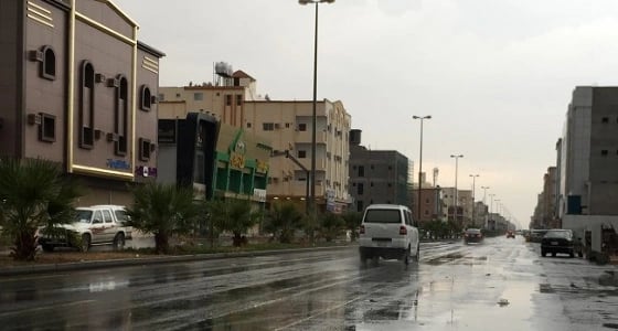 أمطار خفيفة على مركز شقري في تبوك