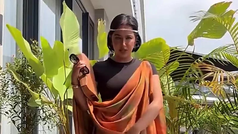 نجلاء الودعاني تستعرض إطلالتها بالزي الشعبي الرواندي في حفل زفاف.. فيديو