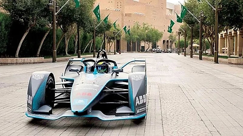 هيئة تطوير بوابة الدرعية: سيكون هناك تطبيق صارم للتعليمات الصحية "الفورمولا إي"