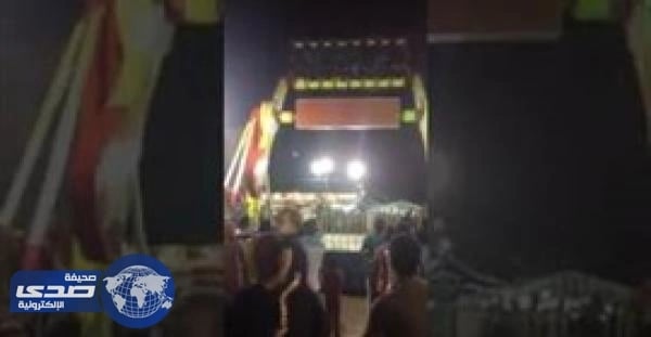 بالفيديو.. سقوط فتاة من أعلى لعبة ملاهي