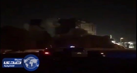 بالفيديو.. لحظة هدم برج حديث في المدينة المنورة