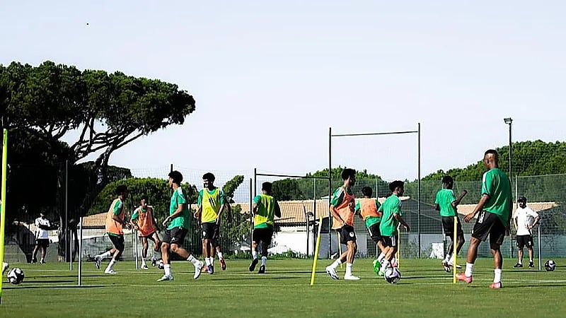 انضمام ثلاثي الاتفاق لمعسكر الفريق بالبرتغال