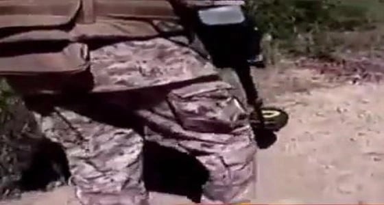 فيديو.. تعامل المهندسين مع الألغام والعبوات الناسفة التي تزرعها ميليشيا الحوثي