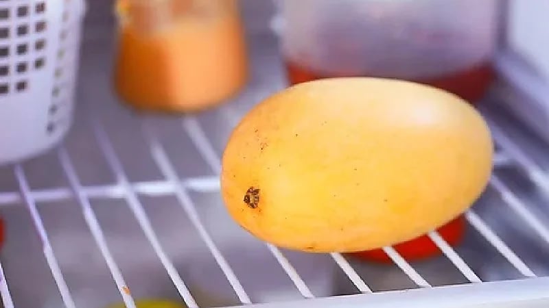 مصري يطعن شقيقه لتناوله آخر حبة مانجو في الثلاجة