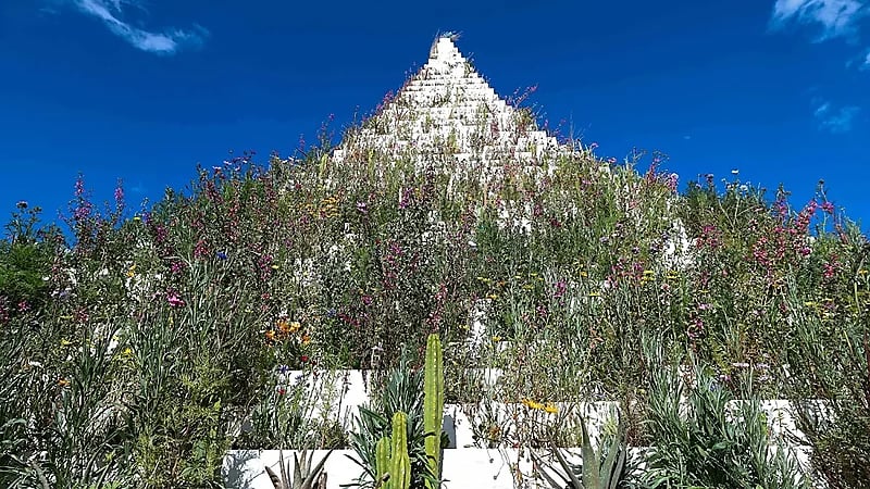 مهرجان ديزيرت إكس أعمال عملاقة في صحراء كاليفورنيا