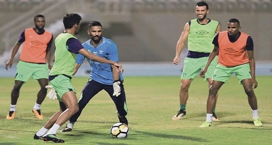 الأهلي يواصل تحضيراته على الملعب الرديف لمواجهة الفيحاء