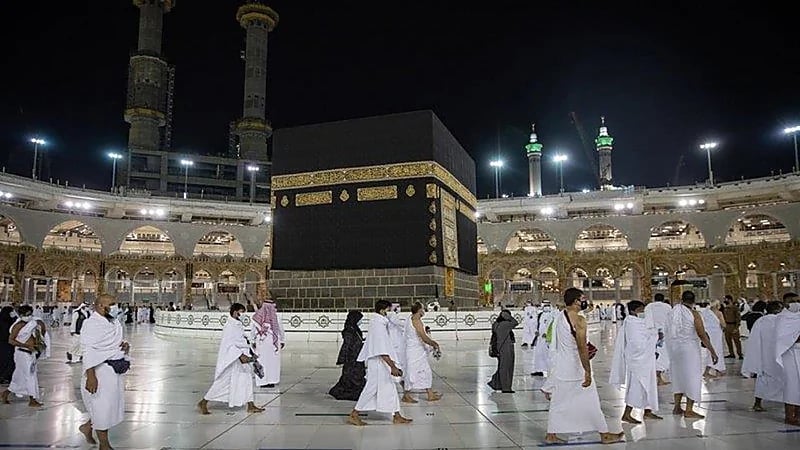 "الحج والعمرة" توضح مدى إمكانية السماح لحاملي التأشيرة السياحية لأداء العمرة