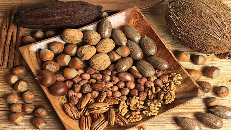 أبرز فوائد تناول المكسرات في الصباح