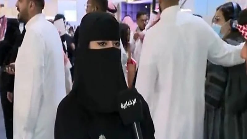 شاهد.. محققة سعودية تعمل في الشرطة الأمريكية تروي تجربة عملها معهم