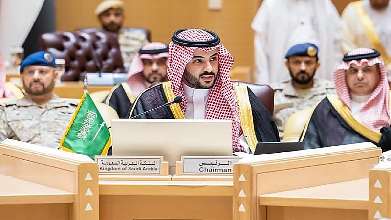 وزير الدفاع: نسعى جميعًا لرفع مستوى العمل الدفاعي الخليجي المشترك