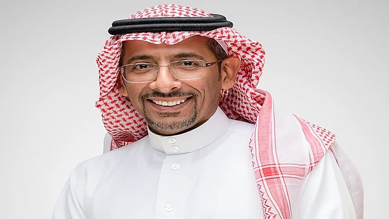 وزير الصناعة يهنئ ابنته بتخرجها: " ستظلين صغيرتي وأشكر الله ووالدتها "