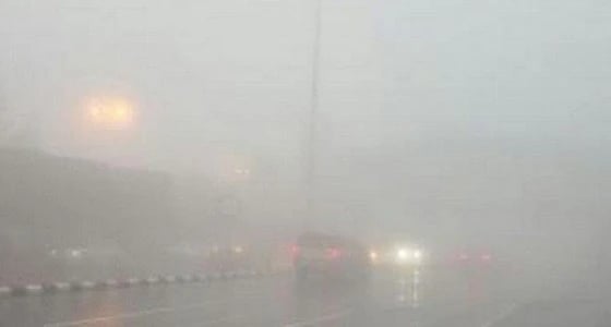 النظام الآلي للإنذار المبكر يحذر من الضباب وتدني الرؤية في الطائف