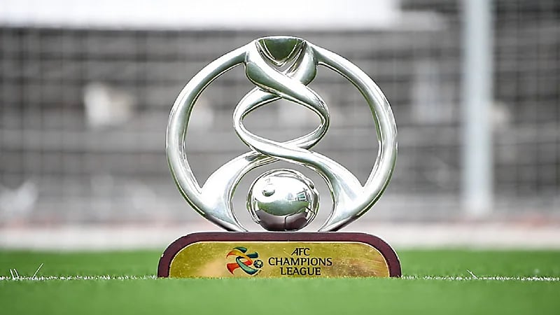 شاهد.. سيبا يتعرض لكلمات عنصرية من دكة بدلاء النصر ورئيس الشباب يرد بغضب