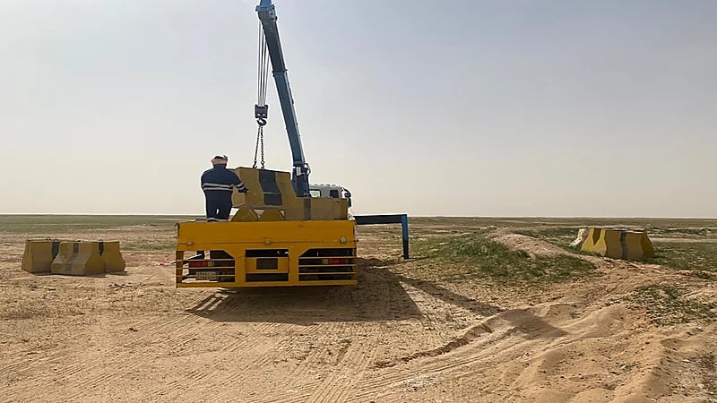 وضع حواجز خرسانية على مجموعة من "الدحول" بحفر الباطن