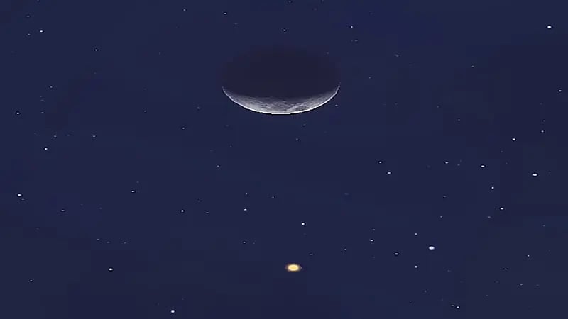 فلكية جدة: «قمر رمضان» يقترن بالمريخ اليوم