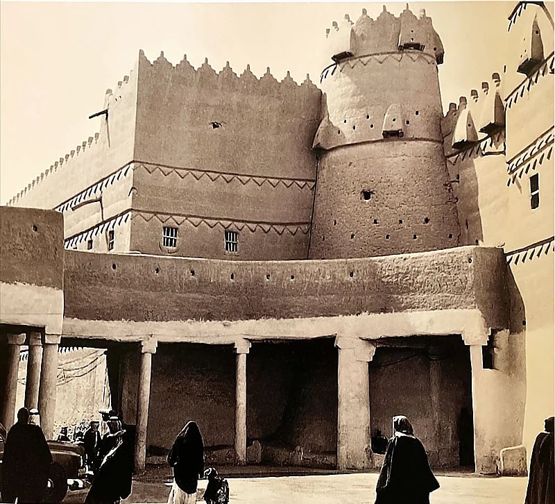 البوابة الشرقية لقصر الحكم قبل 75 عام