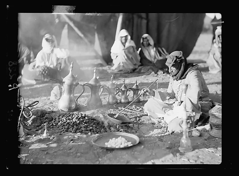 القهوة العربية.. كرم متأصل في هويتنا