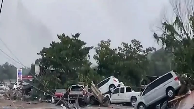 بالفيديو.. إجلاء 35 طالب وطالبة و 3 عوائل سعودية إلى نيويورك بسبب إعصار هنري