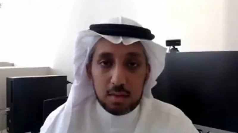 استشاري يكشف عن توقعاته بشأن حالات الإصابة بكورونا مع عودة الدراسة الحضورية للمدارس "فيديو"