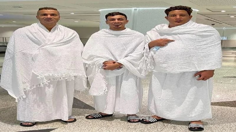 "بيكا" و"شاكوش" بلباس الإحرام استعداد لأداء العمرة