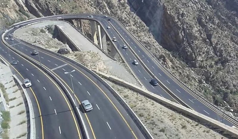 إغلاق طريق الهدا احترازيًا بالاتجاهين