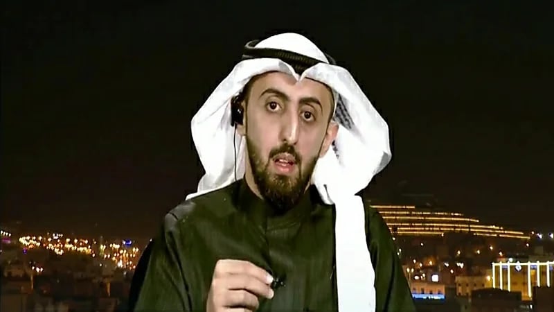 بالفيديو.. شاب سعودي يقف على قدميه بعد تشخيصه بالشلل