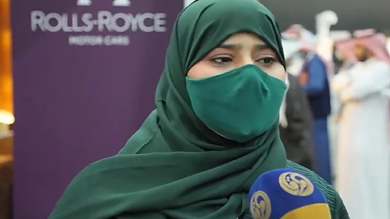 بالفيديو.. إعلامية تنافس الدبوس وابن دغيثر مثل قطبي العاصمة