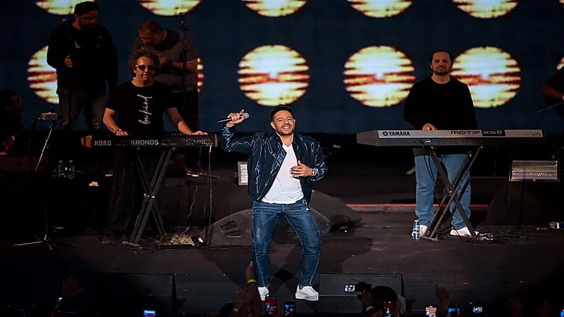 بالفيديو.. محمد حماقي يتغنى بـ"الأخضر" في البوليفارد